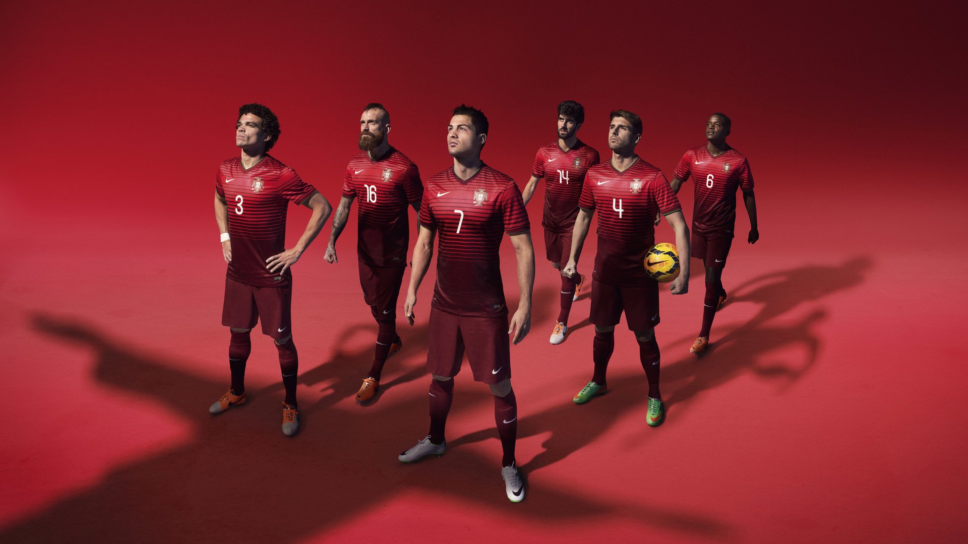 九游中心官网-国家队重视定位球训练提升关键节点得分效率，定位球动作要领